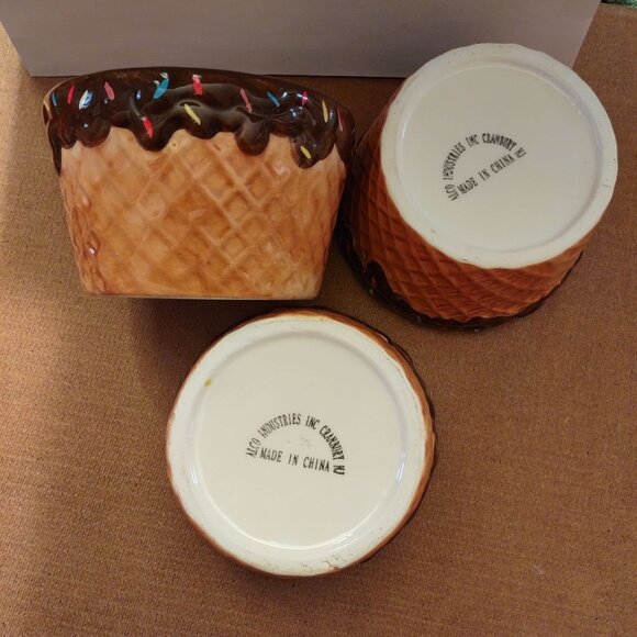 Set Of 3 Ice Cream Cone Shaped Ceramic Bowls With Chocolate & Sprinkles Design - Picture 3 of 5